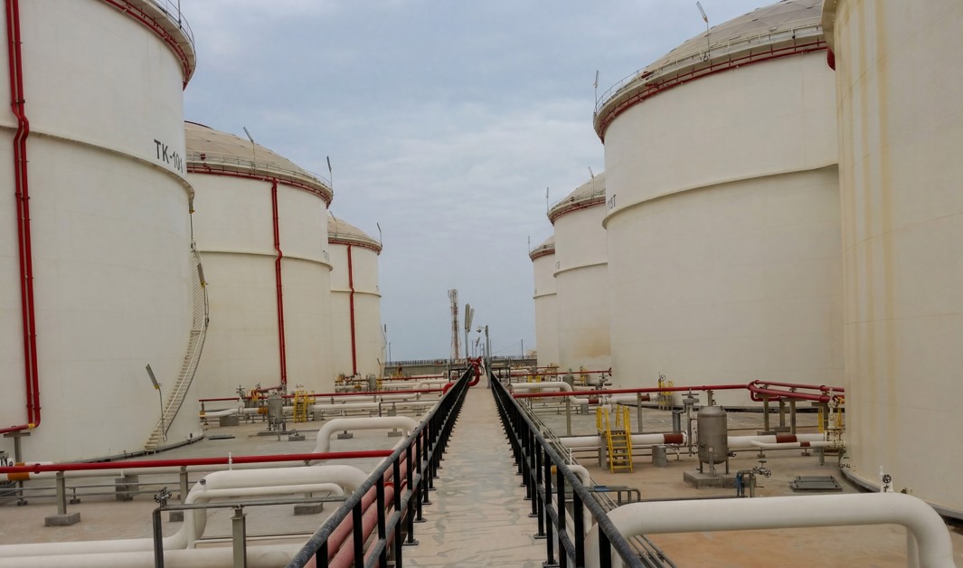 Piping engineering — storage tank farm with pipework